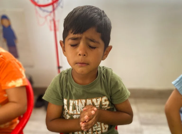 Emanuel - Little Eden - Praying